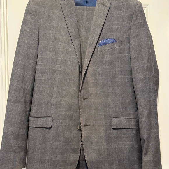 Men's Gray Suit with Blue Accents - Picture 1 of 6